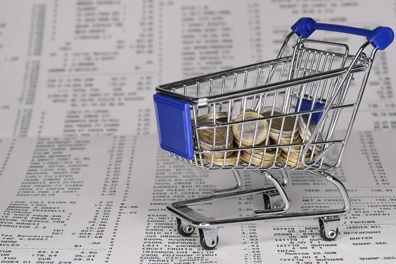 Δύσκολο φθινόπωρο με τον “πονοκέφαλο” της ακρίβειας