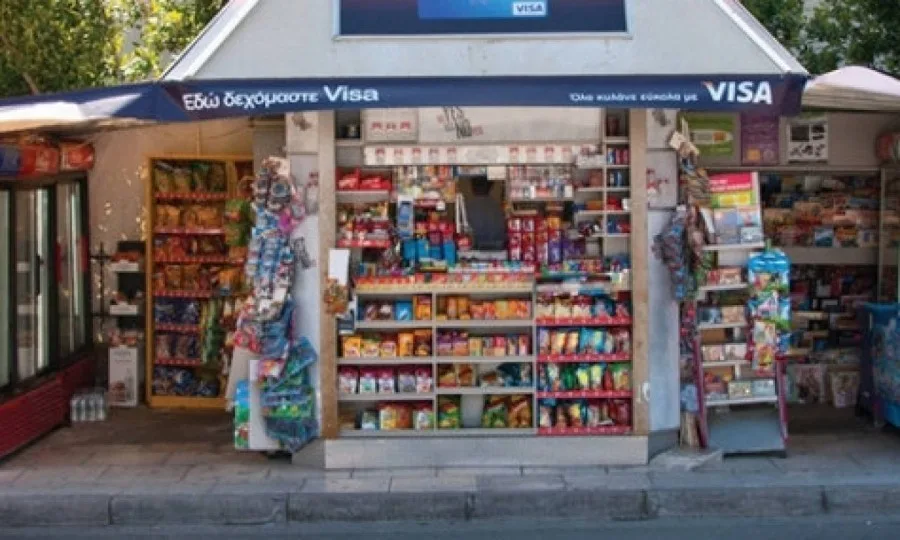 Περίπτερα υπό εξαφάνιση: Ο θάνατος του “”εμποράκου””