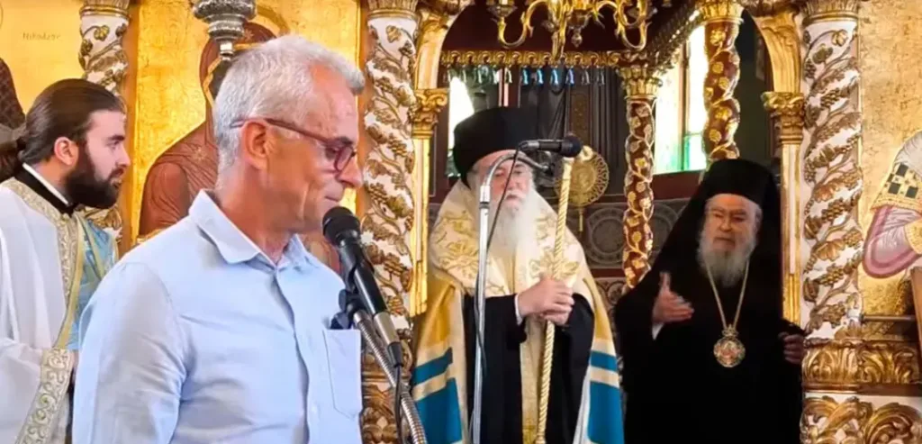 Σύγκρουση στον Άμβωνα: Ο Μητροπολίτης Δωδώνης απέναντι στον εκπαιδευτικό και το “ελάτε όπως είστε”