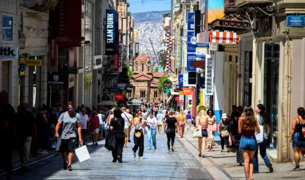 Αυξήσεις εισοδημάτων από τον Οκτώβριο: Αλλαγές σε μισθούς, συντάξεις και επιδόματα