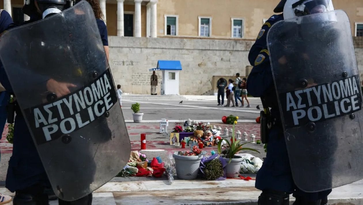 Η Βουλή ενέκρινε την τροπολογία για το Μνημείο του Άγνωστου Στρατιώτη με 159 υπέρ και 134 κατά