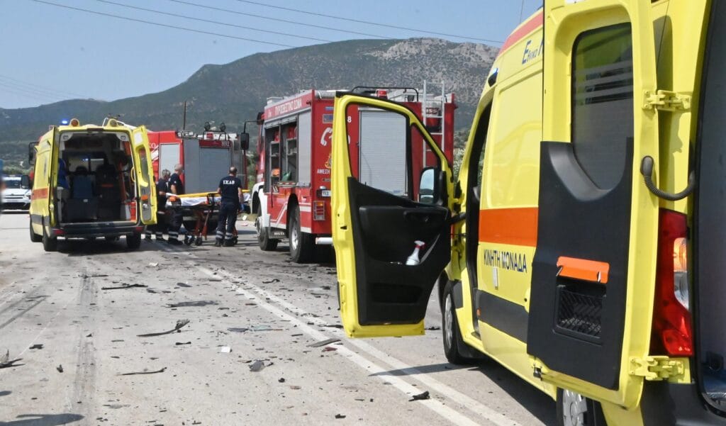 Διπλή τραγωδία στους Ελληνικούς δρόμους: Τέσσερις νεκροί σε Αφίδνες και Νέα Πέραμο