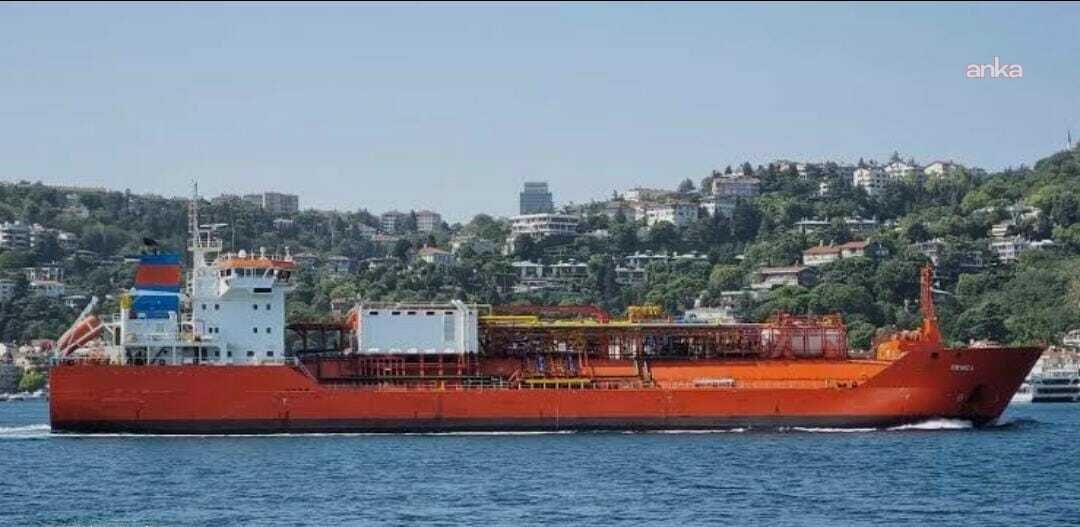 Φωτιά σε τουρκικό δεξαμενόπλοιο LNG στο λιμάνι Ιζμαΐλ της Οδησσού μετά από επίθεση ρωσικών drones