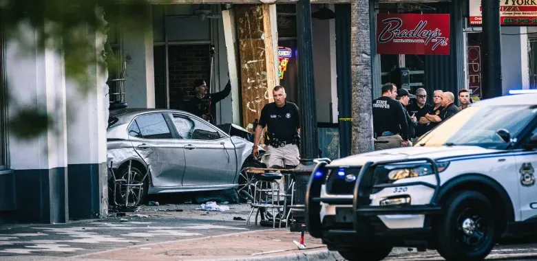 Φλόριντα: Αυτοκίνητο προσέκρουσε σε gay bar με 4 νεκρούς και 11 τραυματίες