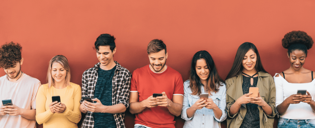 «Gen Z/Gen2»: γιατί χαρακτηρίζεται «γενιά του χάους» και τι δείχνουν τα δεδομένα στην Ελλάδα