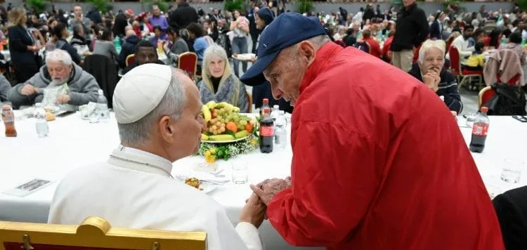 Βατικανό: Κυριακή των Φτωχών ο Πάπας Λέων ΙΔ’ γευματίζει μαζί με 1300 ευάλωτους και 50 trans πολίτες