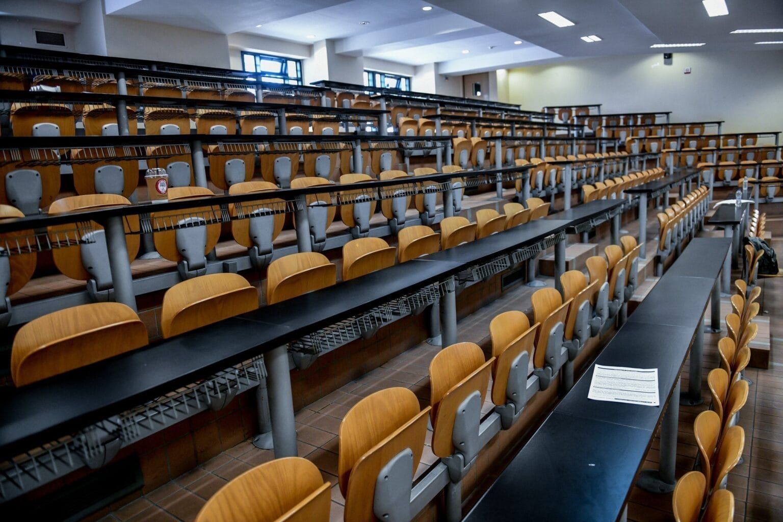 Υπουργείο Παιδείας: Απόφαση για διαγραφή 285.000 αιώνιων φοιτητών