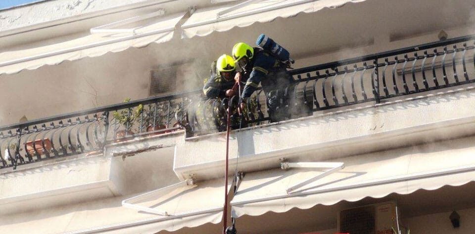 Θεσσαλονίκη: Απανθρακωμένος εντοπίστηκε σε διαμέρισμα 50χρονος σε πυρκαγιά στην Κάτω Τούμπα