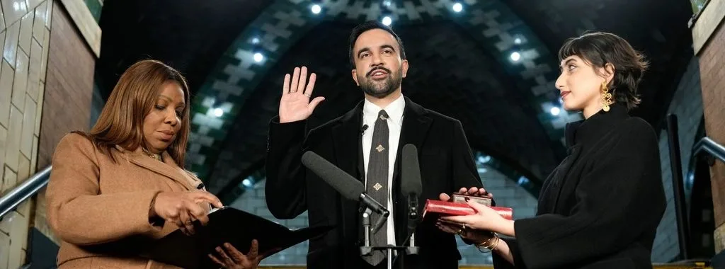 Νέα Υόρκη: Ο Ζόχραν Μαμντάνι ανέλαβε και επίσημα τα καθήκοντά του ως νέος δήμαρχος της Νέας Υόρκης