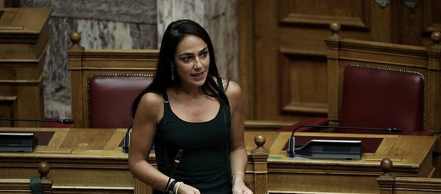 Δόμνα Μιχαηλίδου: Αναδρομικά 2,5 ετών για 400.000 δικαιούχους του πρώην ΤΕΒΑ