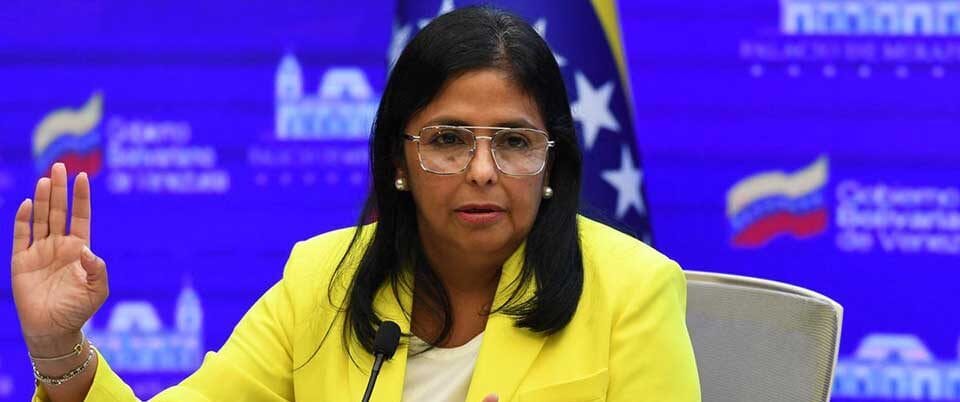 Η Ντέλσι Ροντρίγκες αναλαμβάνει καθήκοντα προέδρου στη Βενεζουέλα μετά τη σύλληψη Μαδούρο