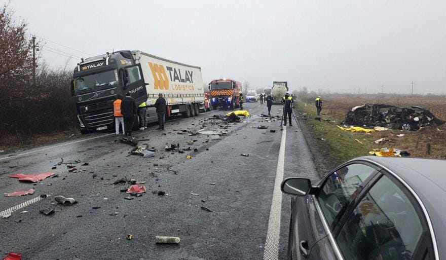 Ασύλληπτη τραγωδία για τον ΠΑΟΚ: Χάθηκαν επτά ζωές στο δρόμο για τη Λιόν – Θρήνος σε τρεις πόλεις