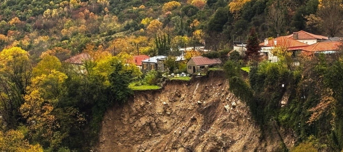 Το κλίμα αλλάζει, η Ελλάδα ραγίζει: Από την Ιόνια Οδό μέχρι τα νησιά – Τα έργα που δεν άντεξαν και μια υποδομή στα όρια