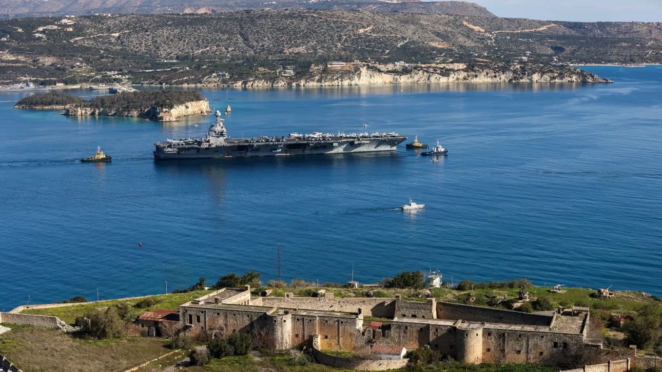 Σφραγίζεται η βάση της Σούδας μετά τις απειλές του Ιράν: ΚΥΣΕΑ σε πλήρη κινητοποίηση – Κίνδυνος γενικευμένης ανάφλεξης