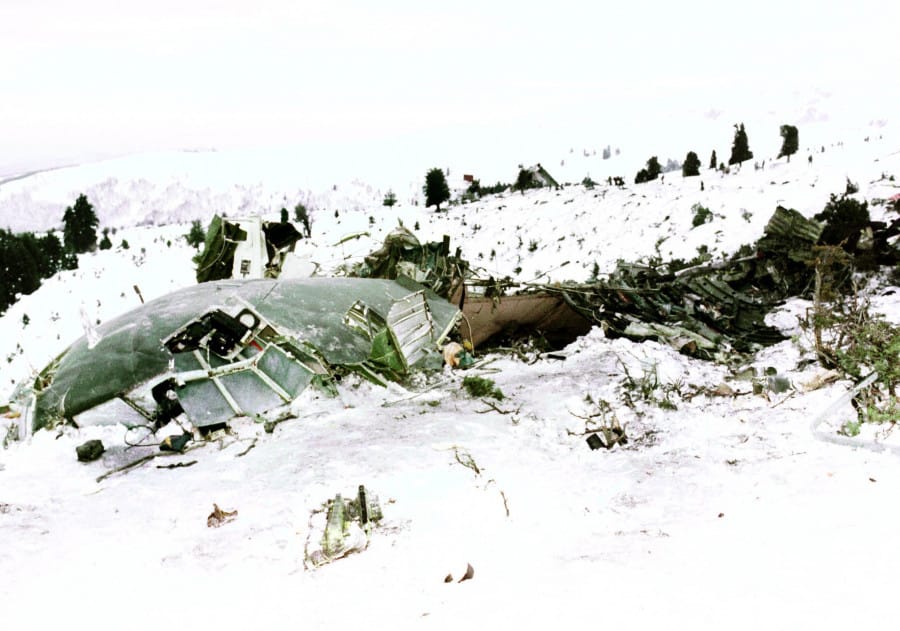 35 χρόνια μετά το Έθνος θυμάται: Μνημόσυνο για τους 63 ήρωες πεσόντες του C‑130 παρουσία ΥΦΕΘΑ Δαβάκη – «Αθάνατοι»