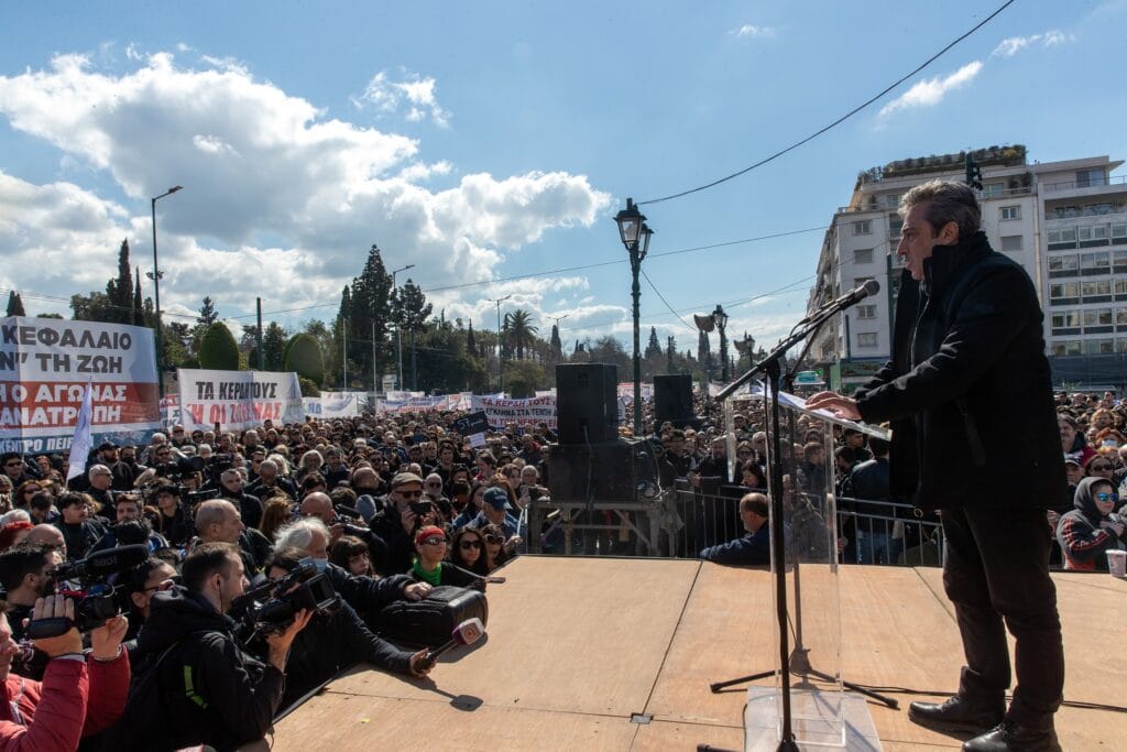 Παύλος Ασλανίδης στο Σύνταγμα: ««Ζητάμε να χυθεί άπλετο φως στο έγκλημα που κόστισε τόσες αθώες ζωές – Τίποτα δεν ξεχάστηκε»
