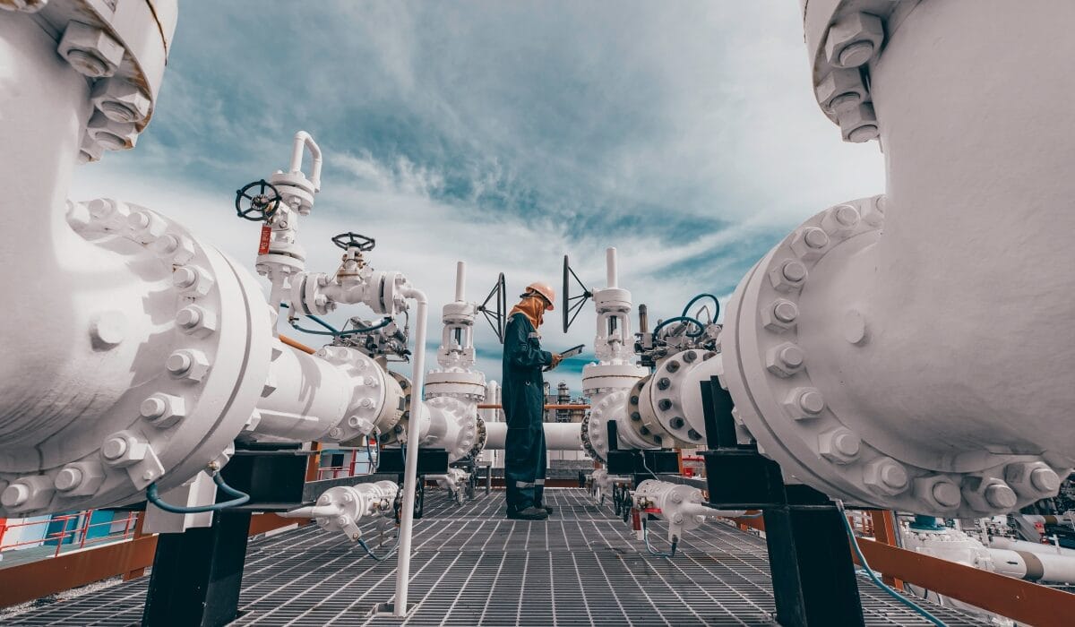 Ενεργειακή καταιγίδα από το Ιράν: 25% έκρηξη στο φυσικό αέριο – Η Ευρώπη στο έλεος του Ορμούζ πληρώνει τον λογαριασμό