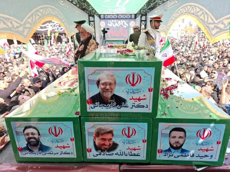 Οργή και δάκρυα στο Ιράν: Οι κηδείες Λαριτζανί και Σολεϊμανί σε εξέλιξη – Υπόσχεση εκδίκησης από τον στρατό
