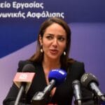 Δόμνα Μιχαηλίδου: Ακυρώνει το πρόγραμμα Επισιτιστικής Βοήθειας – 200000 ευάλωτοι δικαιούχοι χωρίς τρόφιμα για 2 χρόνια