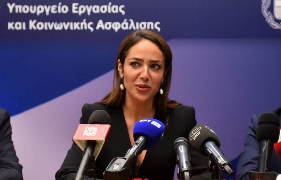 Δόμνα Μιχαηλίδου: Ακυρώνει το πρόγραμμα Επισιτιστικής Βοήθειας – 200000 ευάλωτοι δικαιούχοι χωρίς τρόφιμα για 2 χρόνια