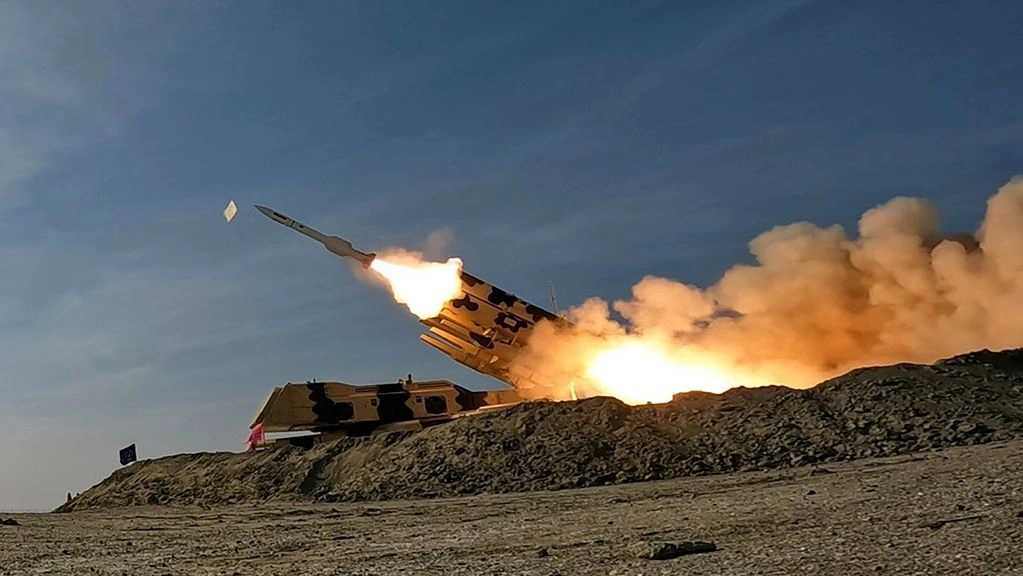 Υπουργός Άμυνας της Βρετανίας Τζον Χίλι: «Ιρανικοί πύραυλοι εκτοξεύτηκαν προς βρετανικές βάσεις στην Κύπρο και αναχαιτίστηκαν»