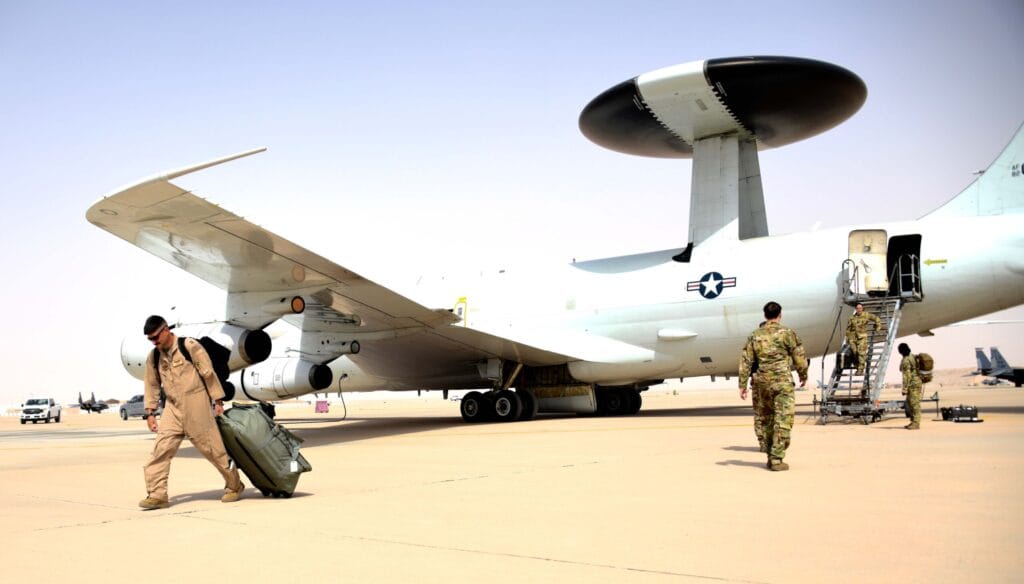 Ιρανικό πλήγμα «έκοψε στα δύο» αμερικανικό ιπτάμενο ραντάρ στη Σαουδική Αραβία – Τραυματίες 10–12 Αμερικανοί στρατιώτες