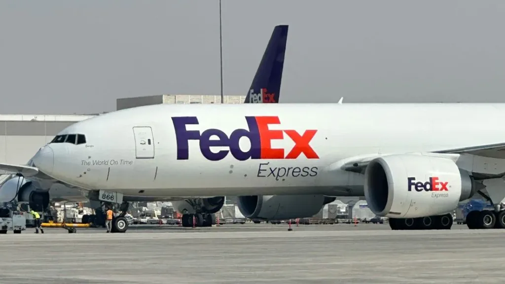 Νέο σοκ στο αεροδρόμιο «Μακεδονία»: Μετά τη Ryanair, φεύγει και η FedEx – Όλα τα φορτία πλέον στην Αθήνα