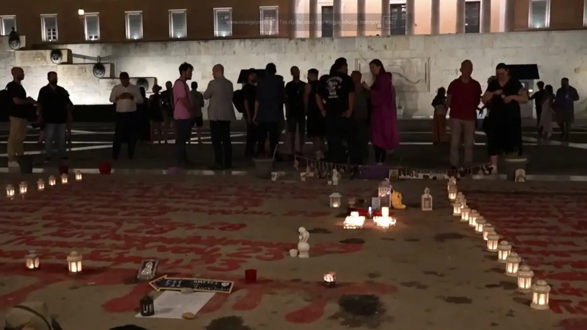 «23-7-18» στα σκαλιά της Βουλής: Οι φωνές του Ματιού και των Τεμπών ενώθηκαν – «Δεν αποδόθηκε δικαιοσύνη», λένε οι συγγενείς