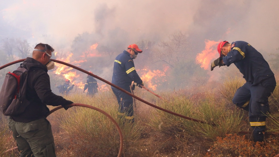 Ηλεκτρολόγος και εργολάβος στο εδώλιο: Οι σπινθήρες των ανεμογεννητριών που έκαψαν Βοιωτία–Αττική – Άφαντος ο ιδιοκτήτης