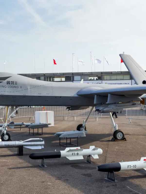 Η Κίνα κυριαρχεί στην παραγωγή drones έναντι των ΗΠΑ που επενδύουν στην τεχνητή νοημοσύνη