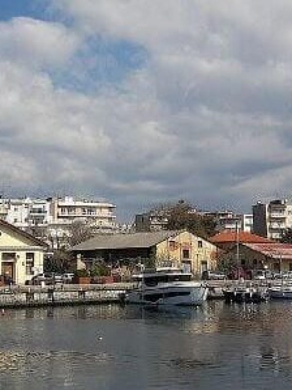 GEOPOLITICO: Αθόρυβος εποικισμός! Πρωτόγνωρη εισροή Τούρκων επισκεπτών στην Αλεξανδρούπολη