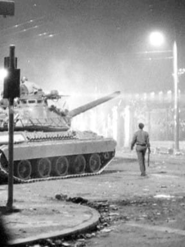 Που βρίσκεται σήμερα το άρμα μάχης που εμβόλισε την πύλη του Πολυτεχνείου με το παρατσούκλι «Μορφωμένος»